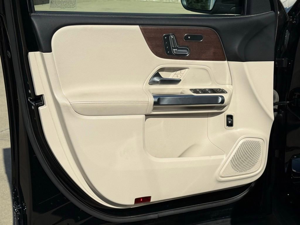 Used 2022 Mercedes-Benz GLB 250 w/ Premium Package Lite image 16