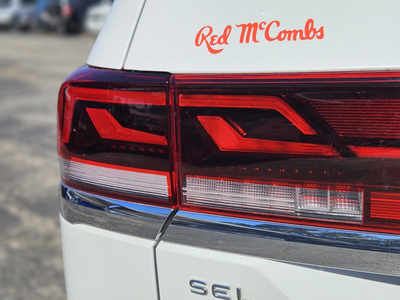 Used 2025 Volkswagen Atlas SEL Premium R-Line image 10