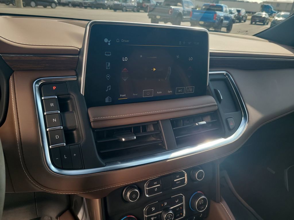 Used 2023 Chevrolet Suburban High Country image 18