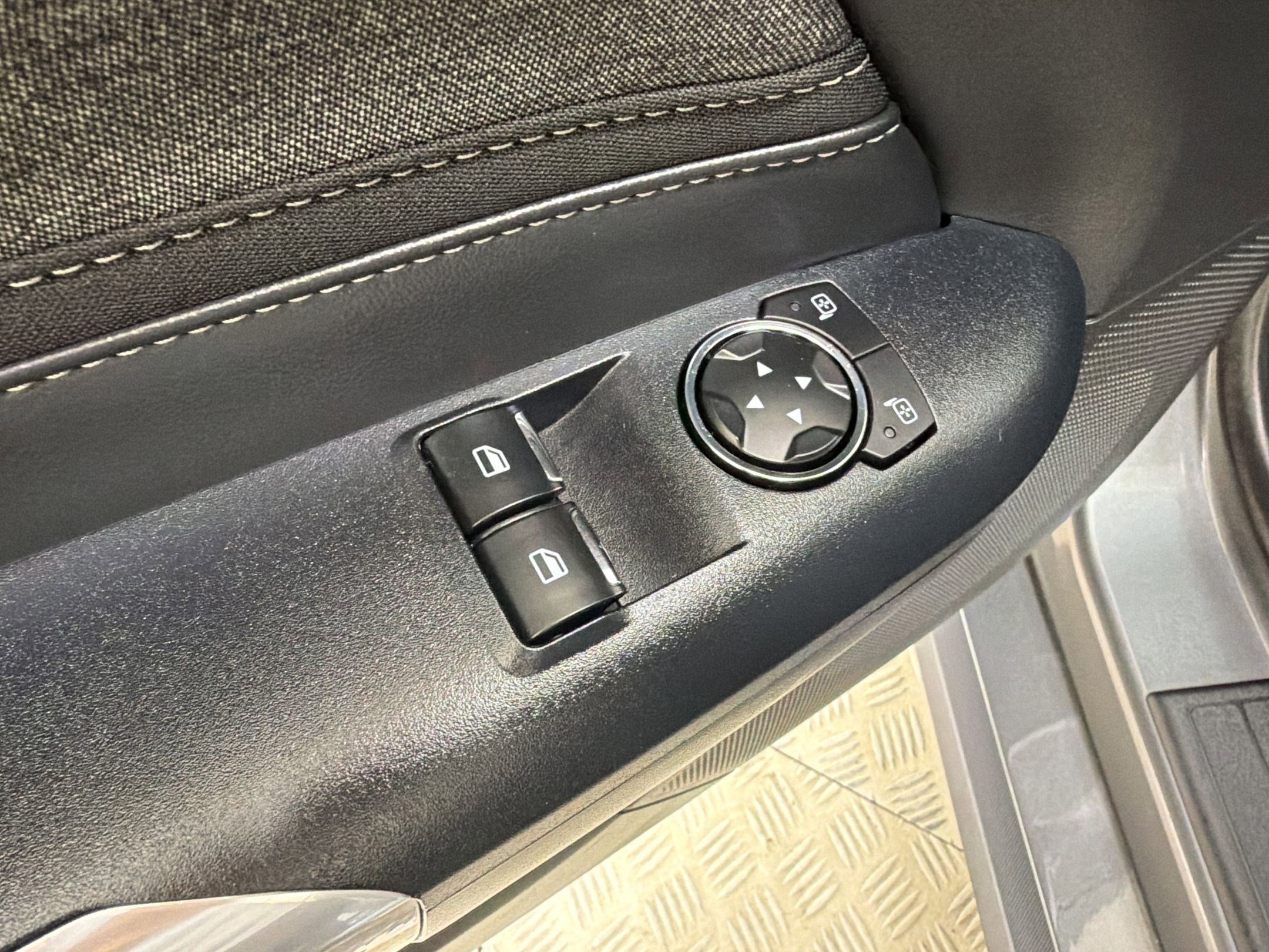 Certified 2024 Ford Mustang Coupe RWD image 19