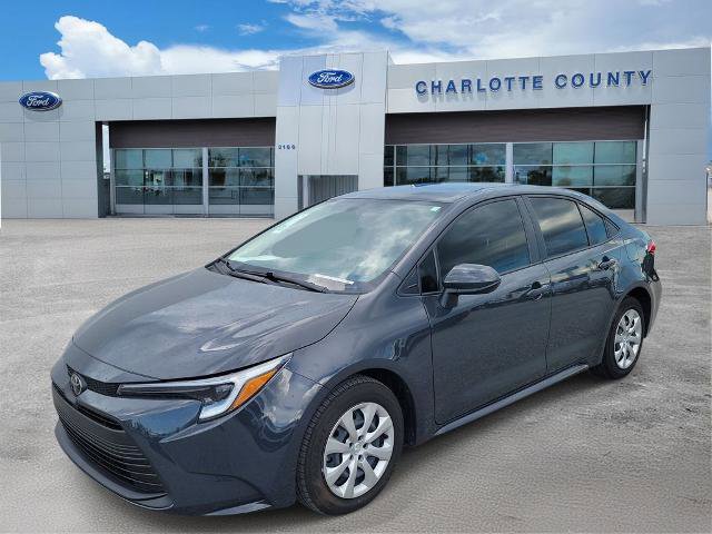 Used 2026 Toyota Corolla LE FWD image 2