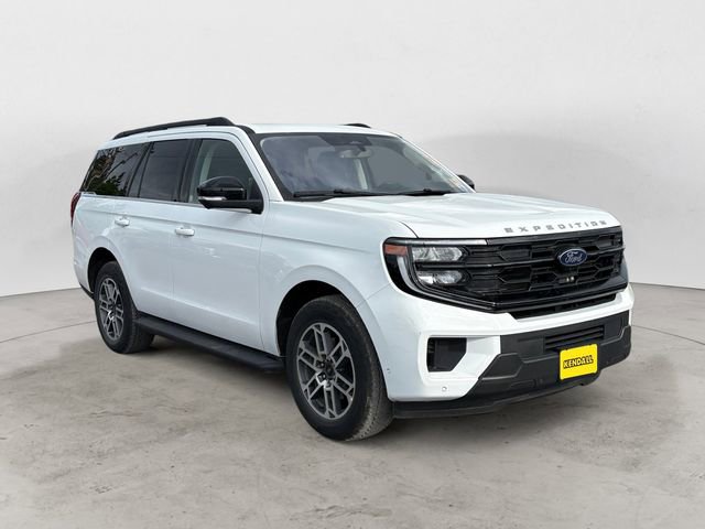 Certified 2025 Ford Expedition Active AWD/4WD image 7