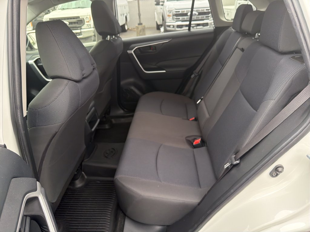 Used 2019 Toyota RAV4 LE w/ All Weather Liner Package AWD/4WD image 21