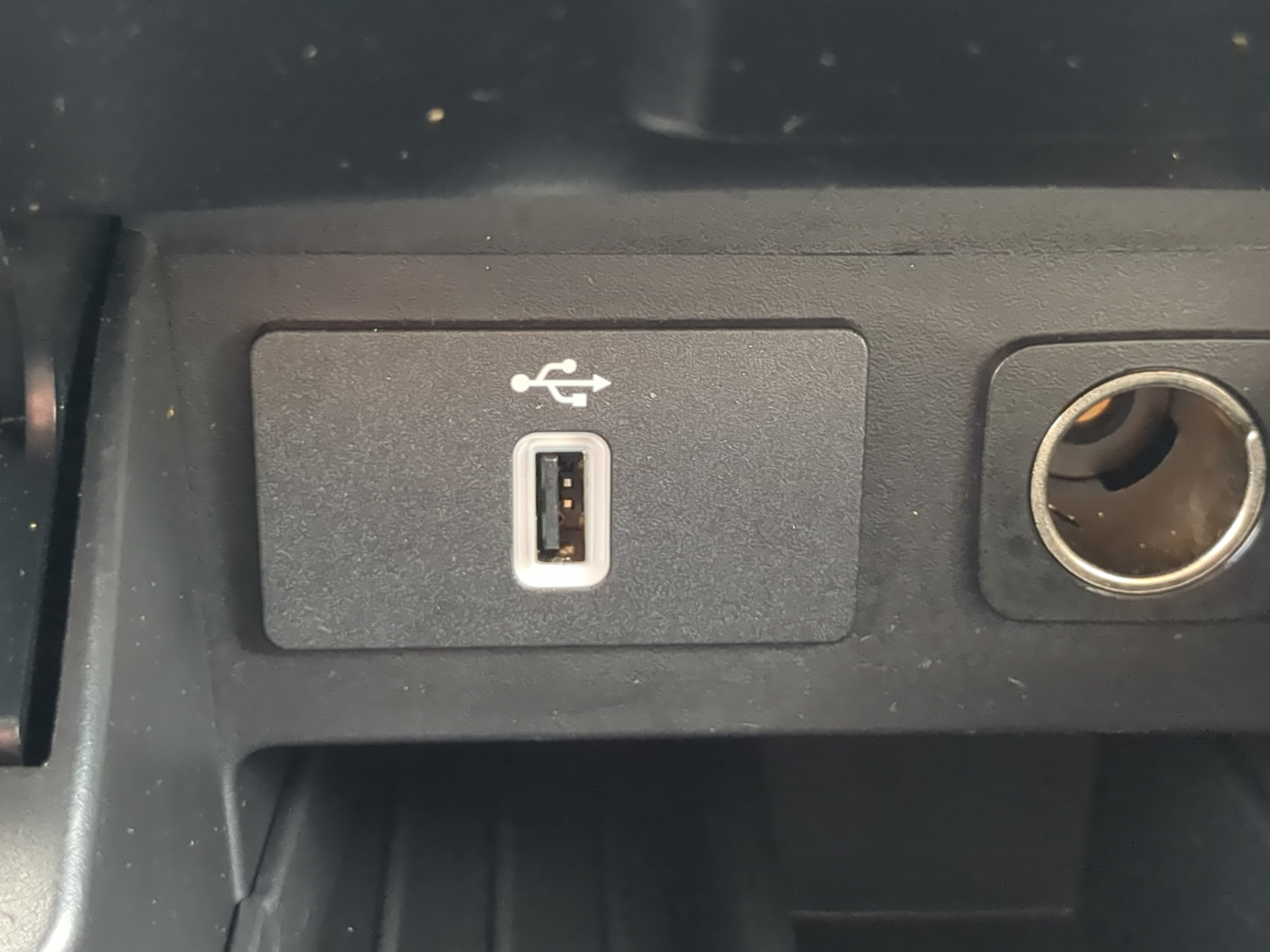 Certified 2018 Ford Explorer Limited w/ Equipment Group 301A FWD image 21