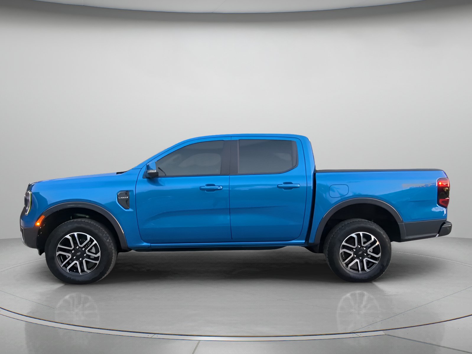 Certified 2024 Ford Ranger Lariat w/ Trailer Tow Package RWD image 17