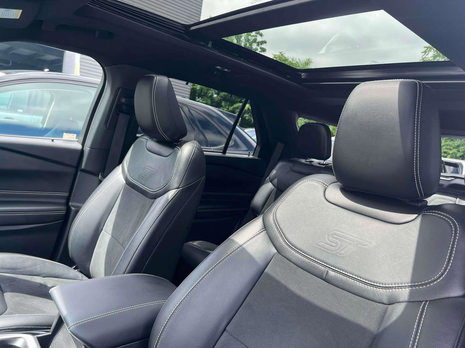 Certified 2022 Ford Explorer ST w/ ST Street Pack image 12