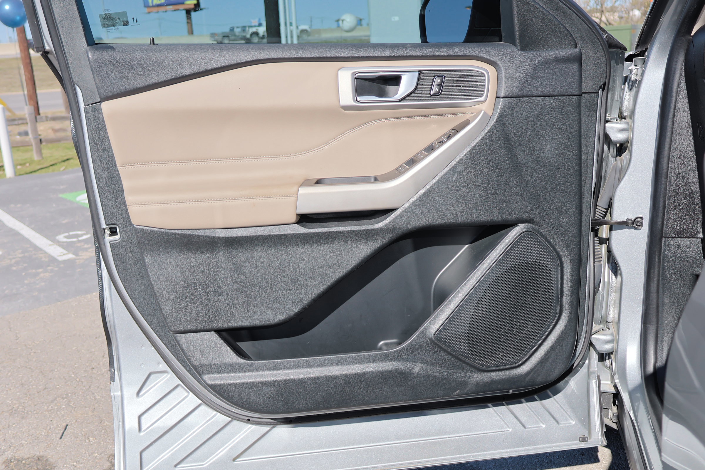 Certified 2023 Ford Explorer XLT image 20