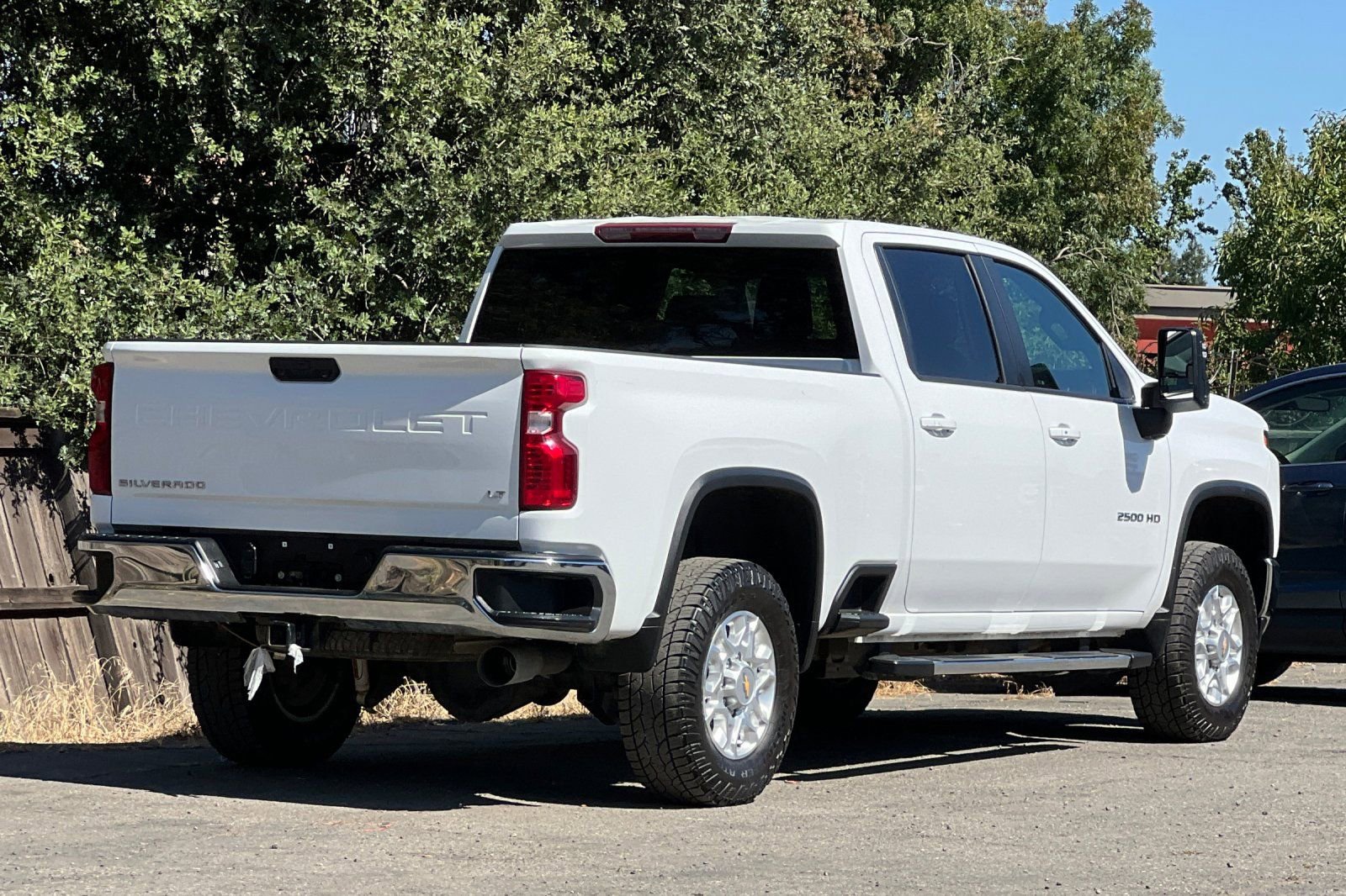 Used 2023 Chevrolet Silverado 2500 LT w/ Convenience Package AWD/4WD image 4