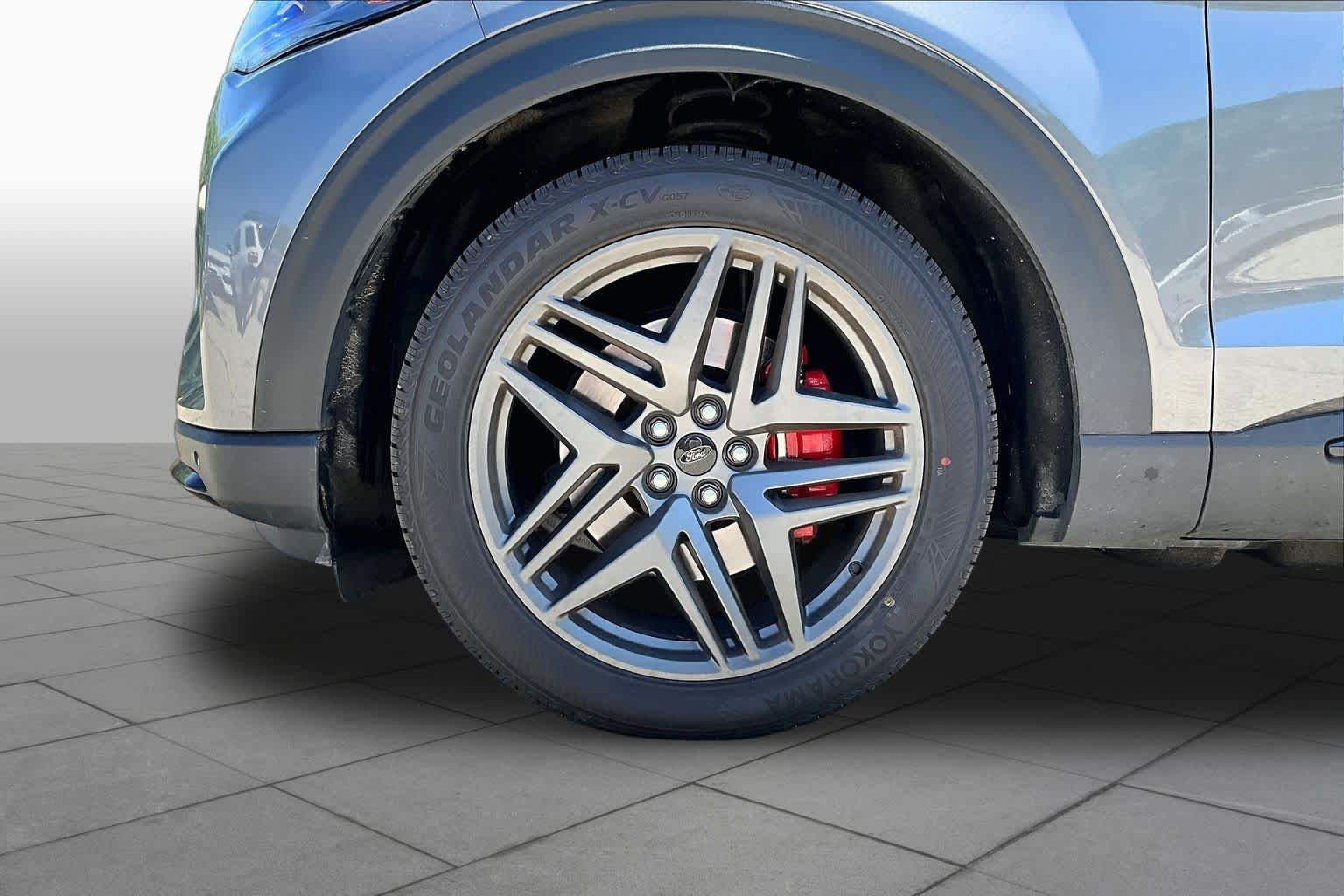 Certified 2025 Ford Explorer ST w/ Sun And Sound Package AWD/4WD image 11