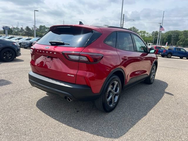 Certified 2025 Ford Escape ST-Line w/ Tech Pack #1 AWD/4WD image 4