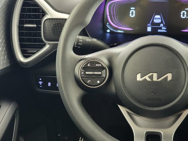 Used 2025 Kia Soul LX w/ LX Technology Package FWD image 25