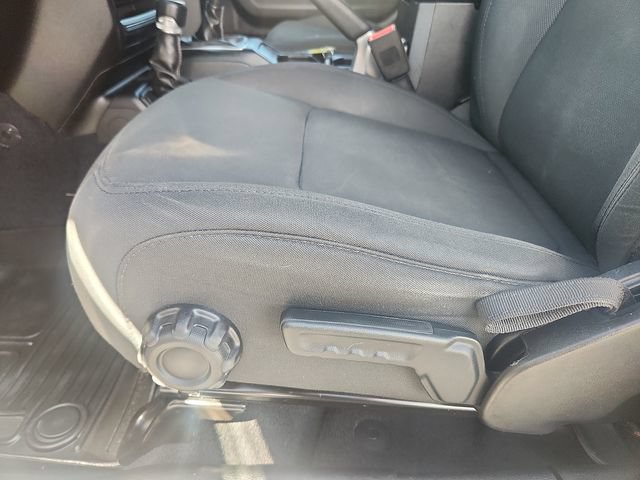 Used 2018 Jeep Wrangler Unlimited Sahara w/ Cold Weather Group AWD/4WD image 22