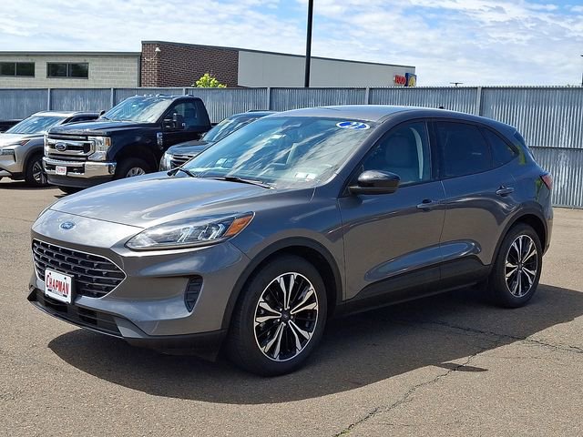 Certified 2022 Ford Escape SE w/ SE Sport Appearance Package FWD image 3