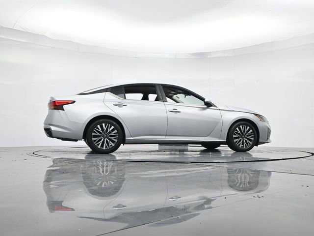 Used 2023 Nissan Altima 2.5 SV image 31