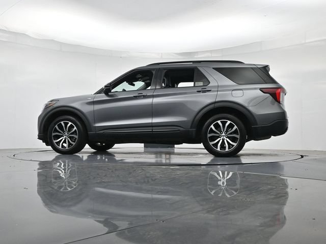 Certified 2025 Ford Explorer ST-Line AWD/4WD image 40