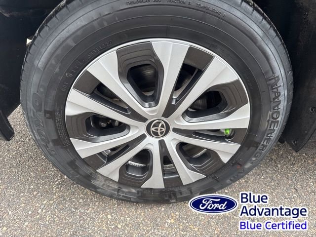 Used 2022 Toyota Prius LE image 13