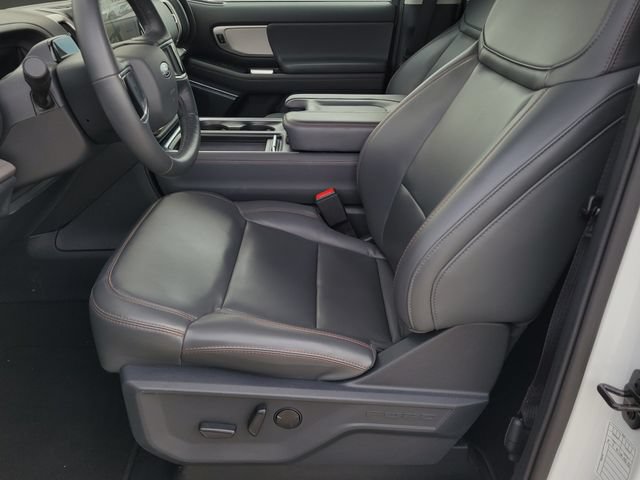 Certified 2025 Ford Expedition Active AWD/4WD image 6