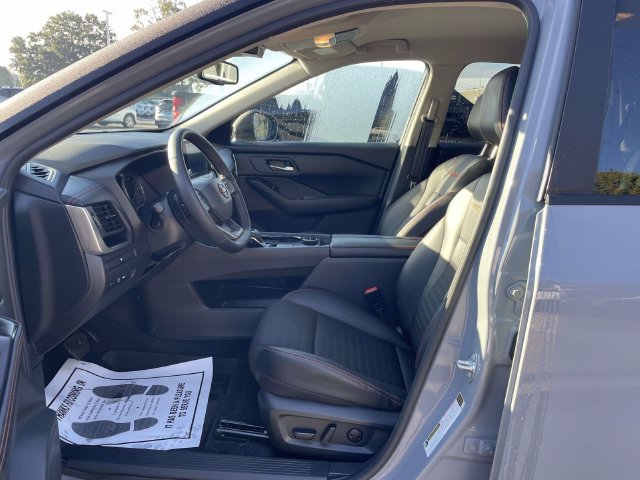 Used 2026 Nissan Rogue SV w/ Rock Creek Premium Package AWD/4WD image 17