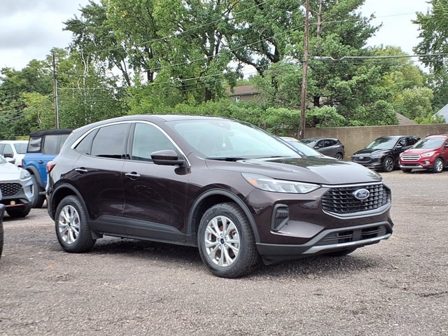 Certified 2023 Ford Escape Active w/ Tech Pack #2 AWD/4WD image 1