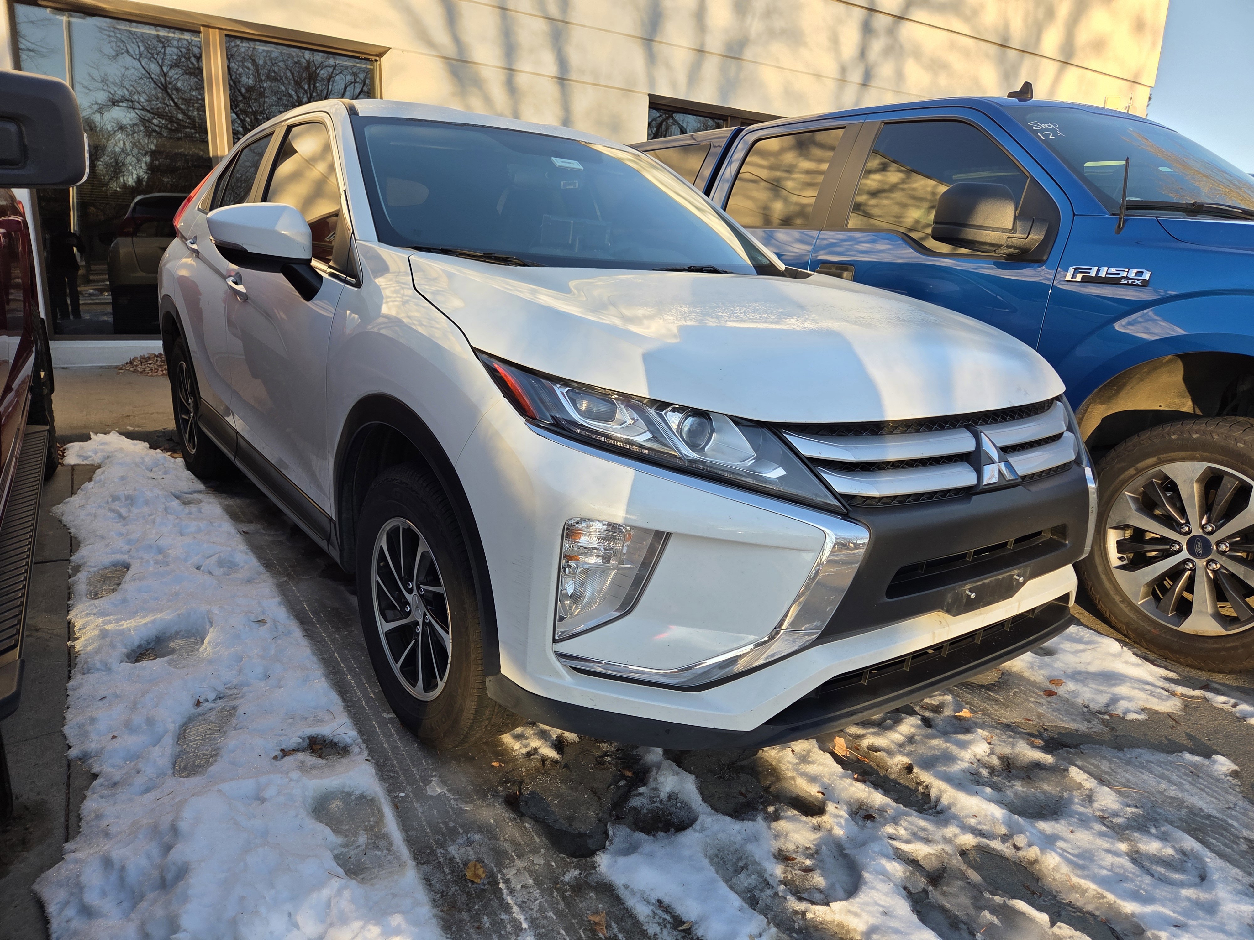 Used 2020 Mitsubishi Eclipse Cross ES image 3