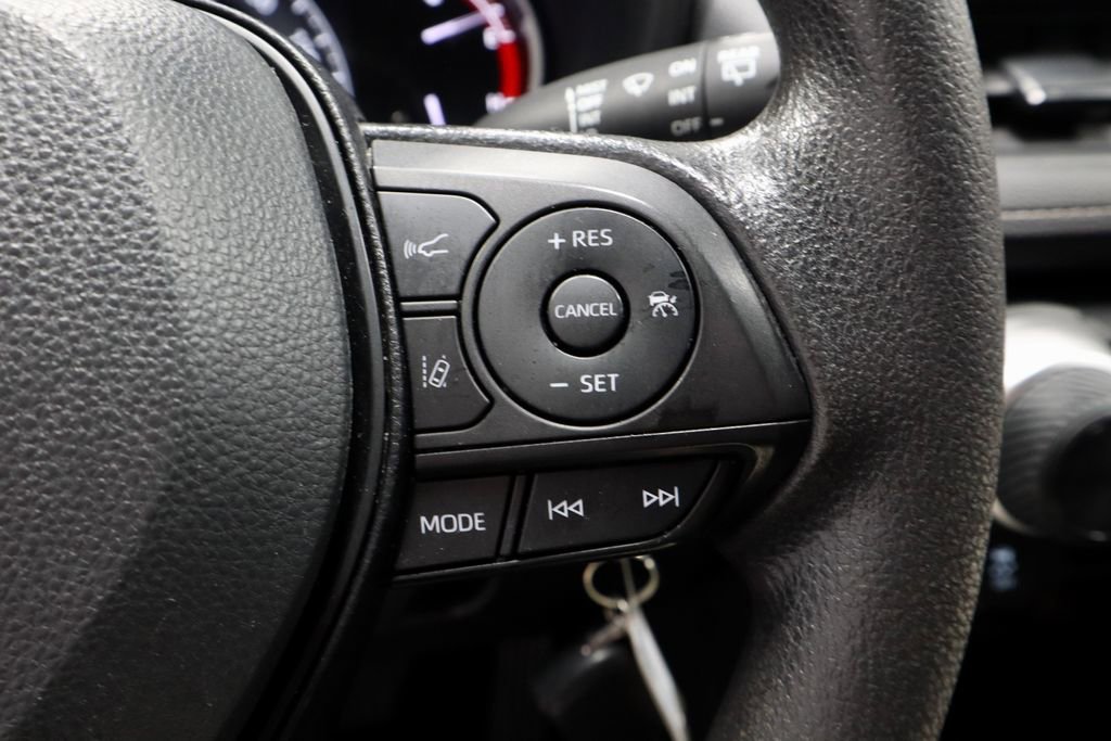 Used 2023 Toyota RAV4 LE AWD/4WD image 29