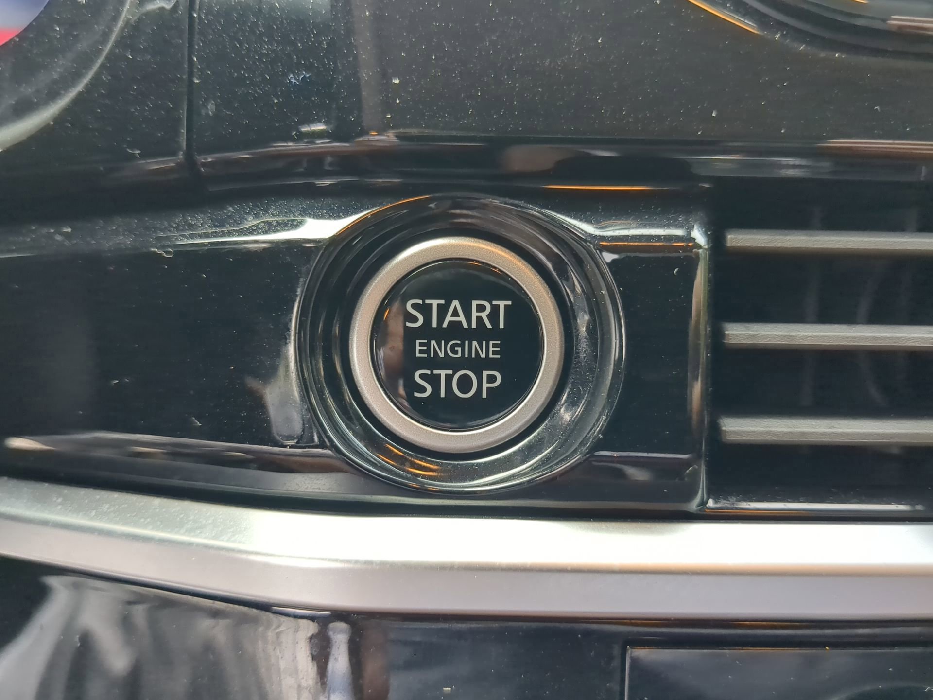 Used 2024 Nissan Pathfinder Platinum image 62