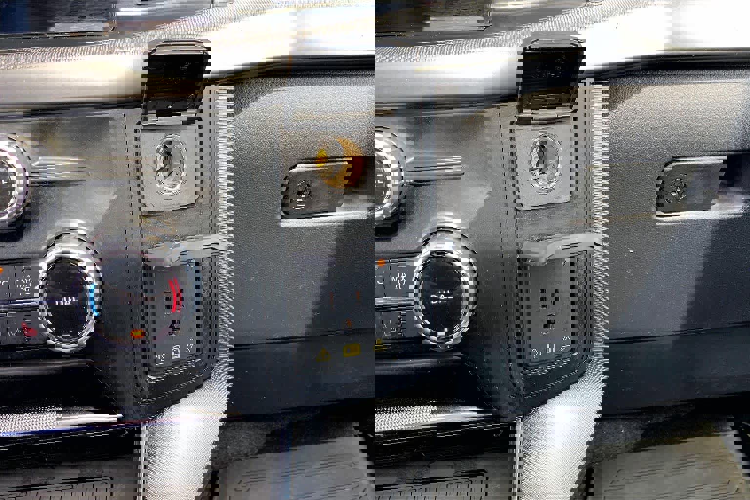 Certified 2023 Ford F150 Platinum w/ Equipment Group 701A High image 33