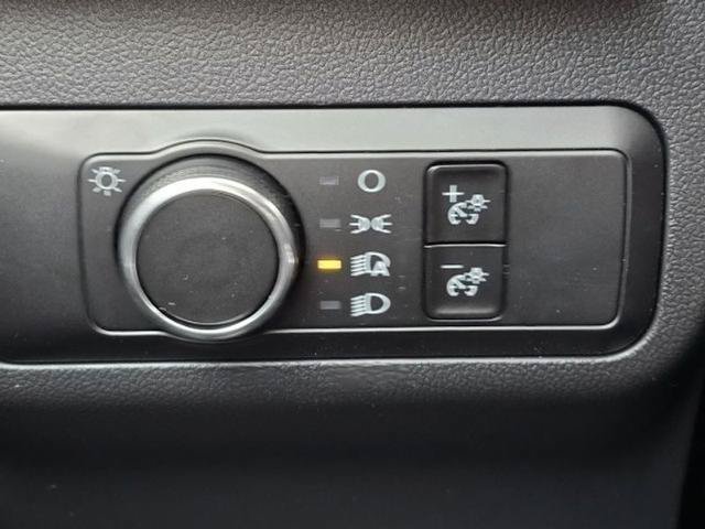 Certified 2025 Ford Escape ST-Line w/ Cold Weather Package FWD image 12