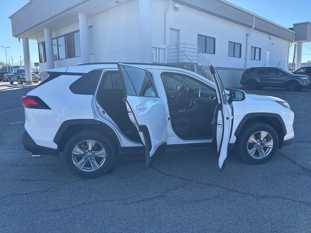 Used 2025 Toyota RAV4 XLE image 8