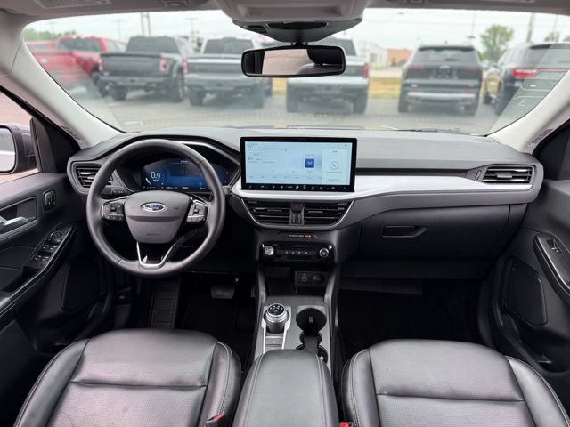 Certified 2025 Ford Escape Platinum AWD/4WD video 2