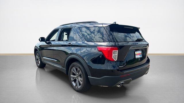 Certified 2023 Ford Explorer XLT w/ Equipment Group 202A AWD/4WD image 5