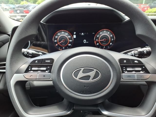 Used 2024 Hyundai Elantra SEL FWD image 21