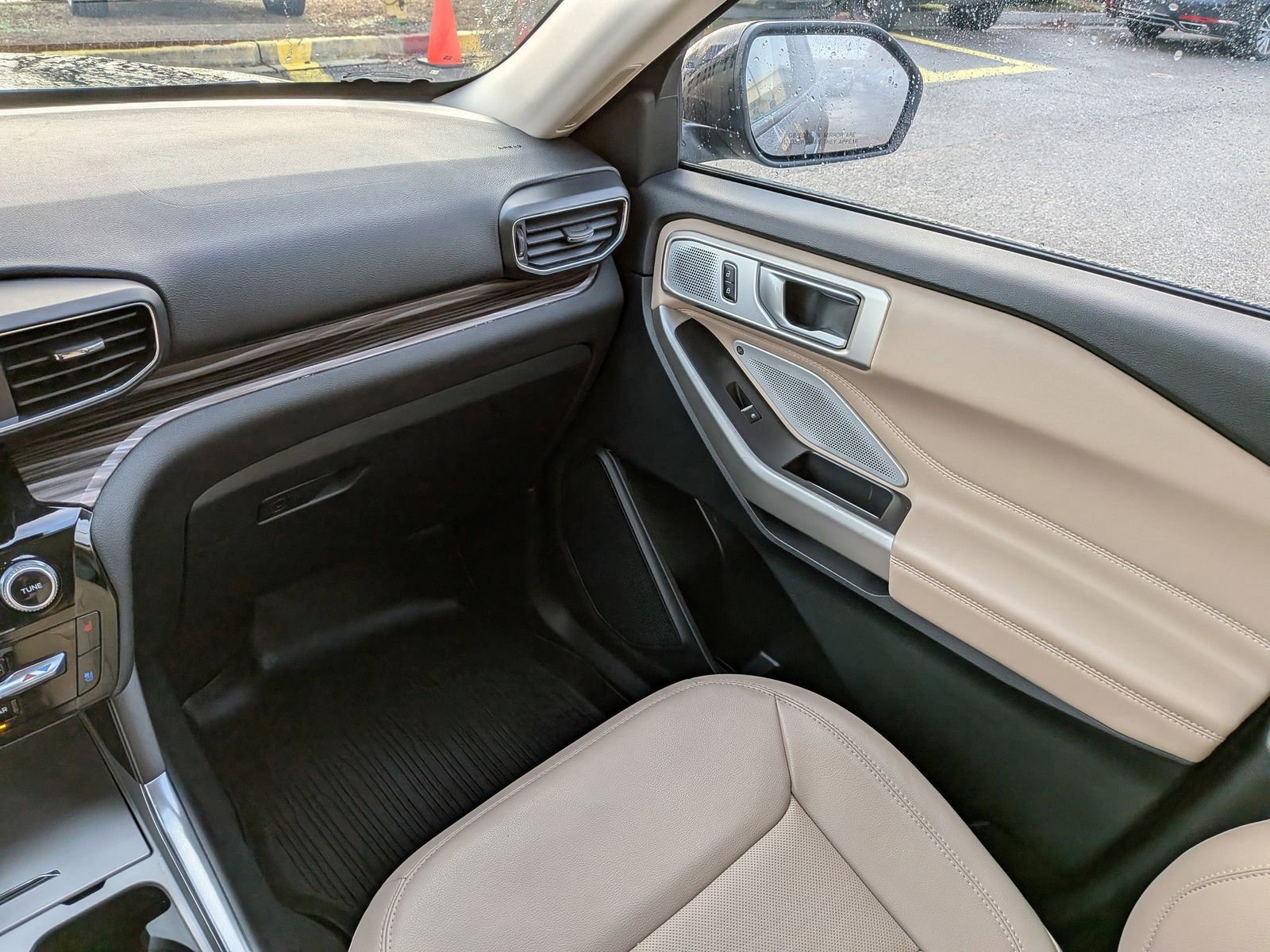 Certified 2023 Ford Explorer Limited w/ Limited Technology Package image 19