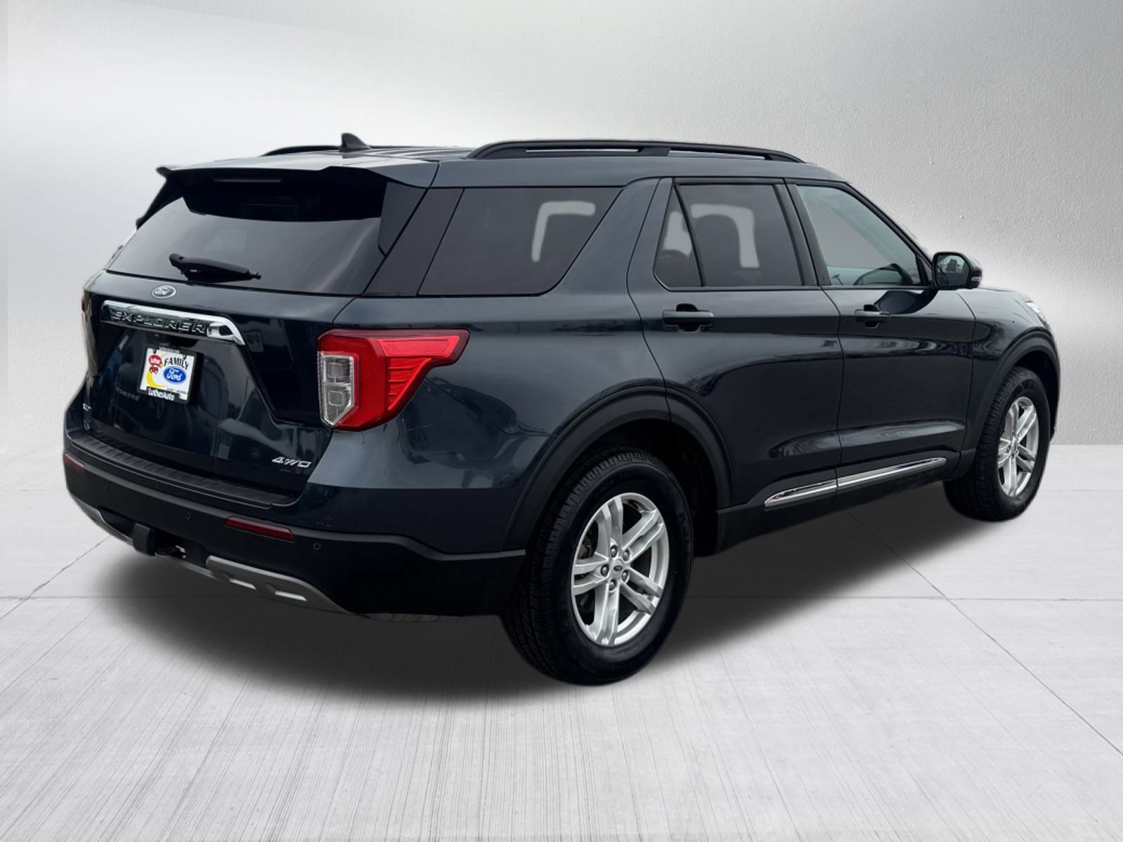 Certified 2023 Ford Explorer XLT w/ Equipment Group 202A image 5