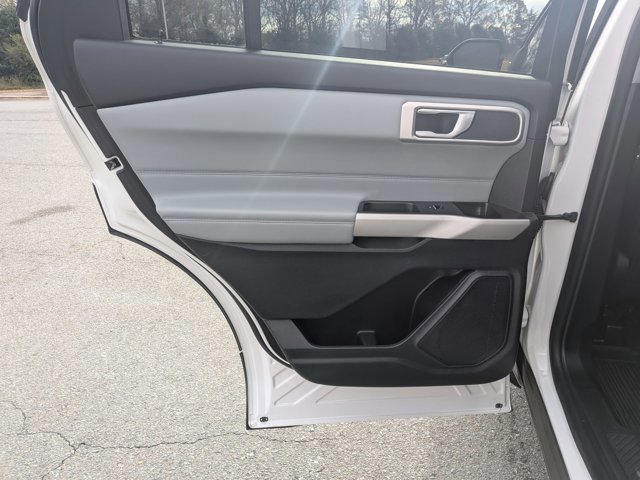 Certified 2022 Ford Explorer XLT w/ Equipment Group 202A image 27