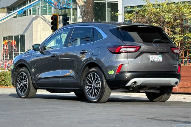 Certified 2023 Ford Escape SE w/ PHEV Premium Package FWD image 6