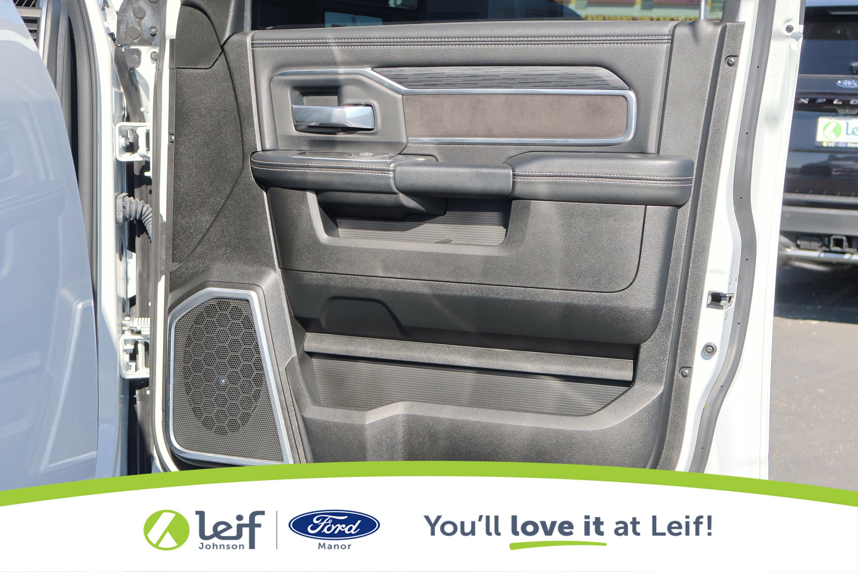 Used 2023 RAM 2500 Laramie w/ Night Edition image 33