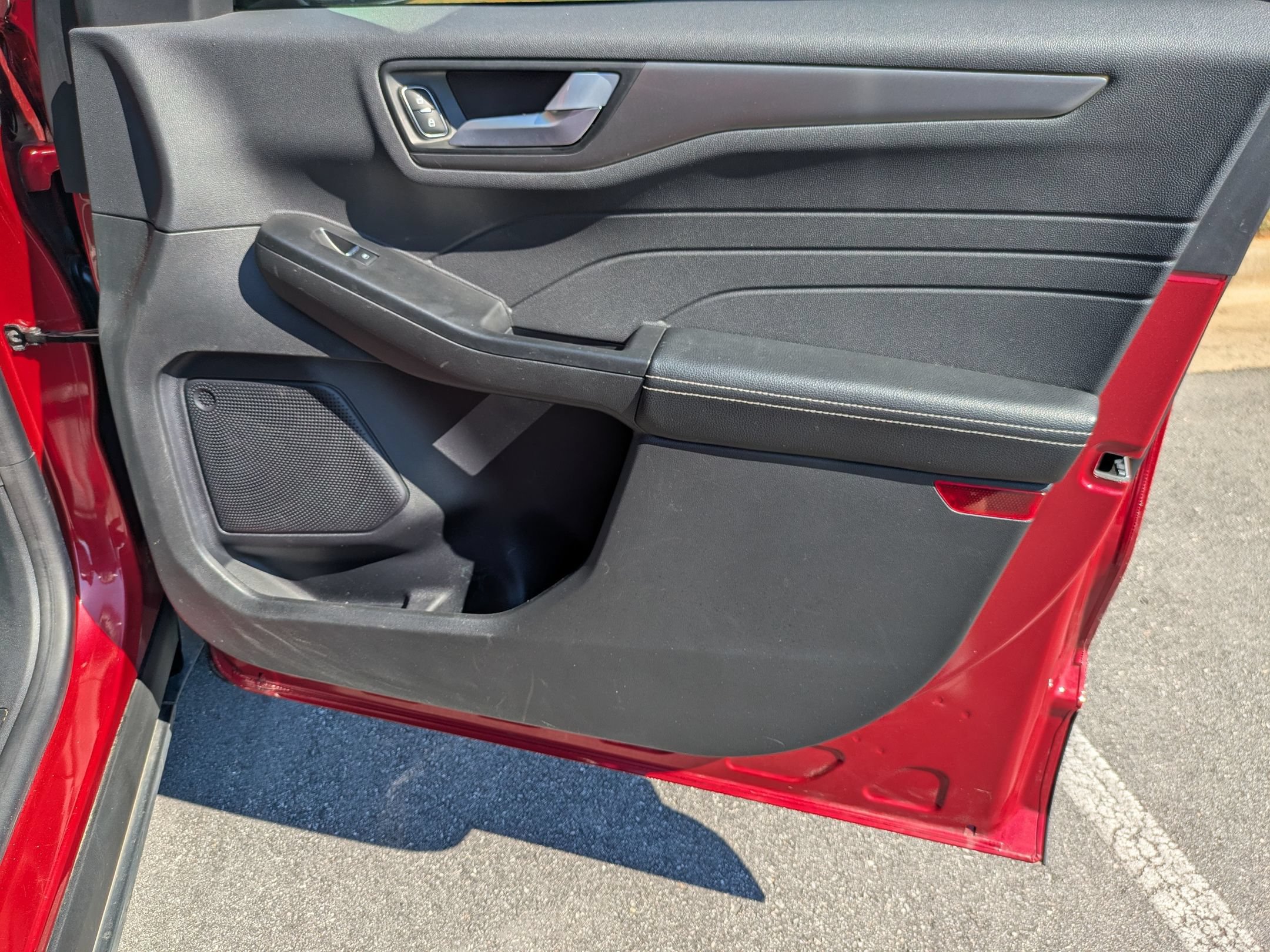 Certified 2024 Ford Escape SE FWD image 37