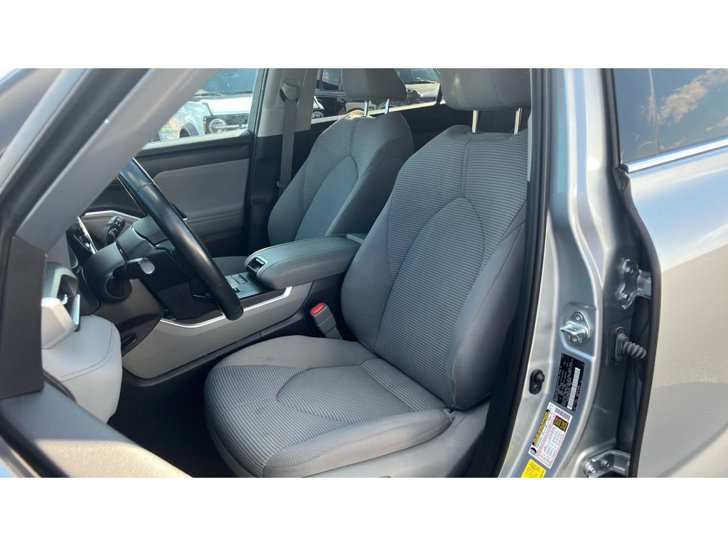 Used 2021 Toyota Highlander LE w/ Protection Package #3 (TMS) image 29