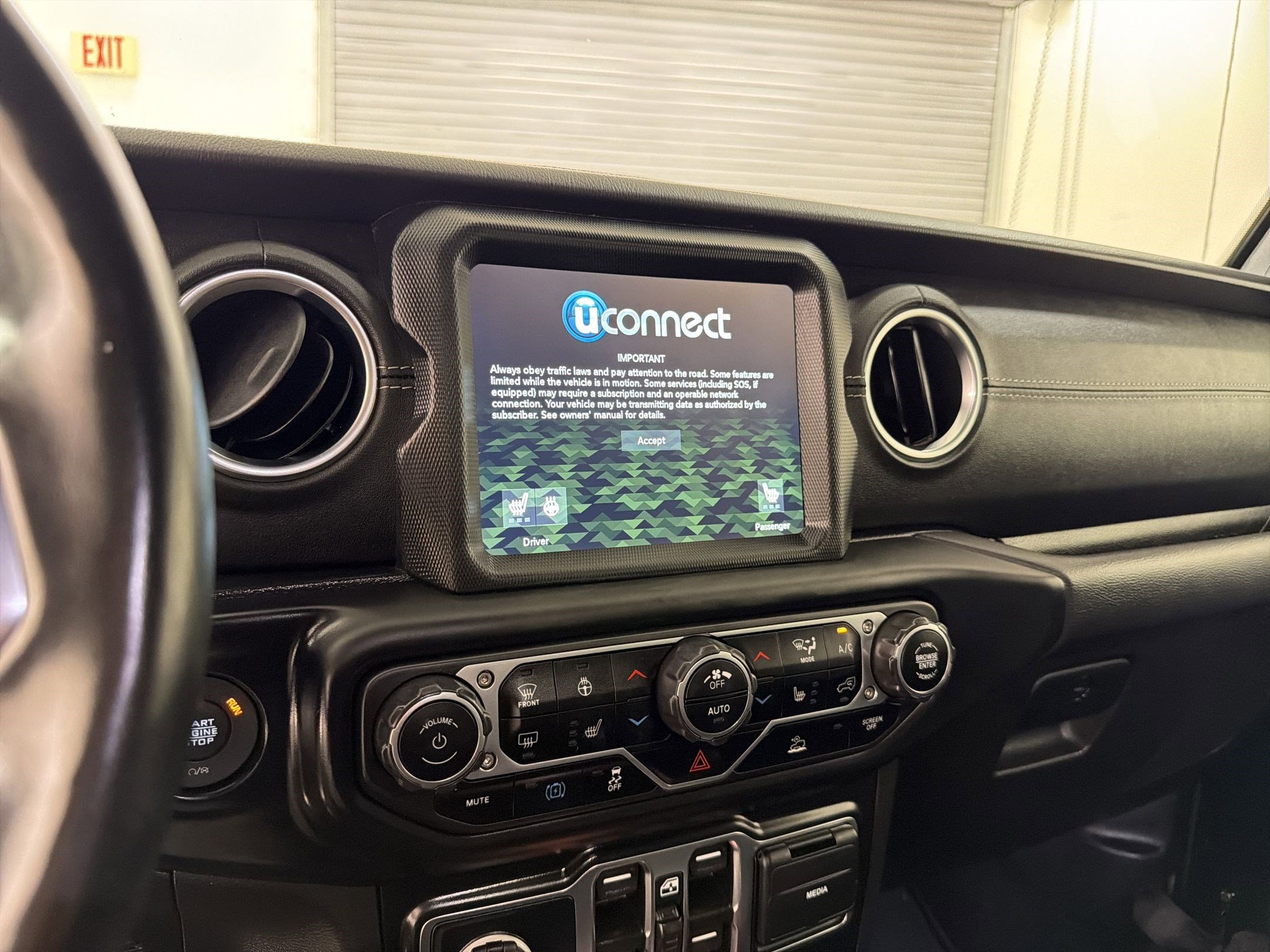 Used 2023 Jeep Wrangler Unlimited Sahara w/ Cold Weather Group AWD/4WD image 22