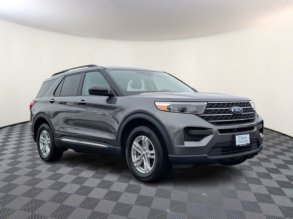 Certified 2022 Ford Explorer XLT image 1