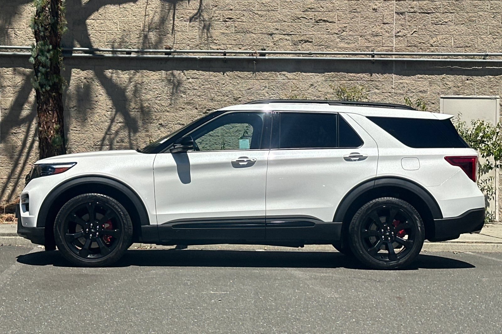 Certified 2023 Ford Explorer ST w/ Equipment Group 401A AWD/4WD image 7