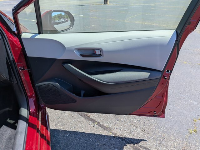 Used 2022 Toyota Corolla LE FWD image 31