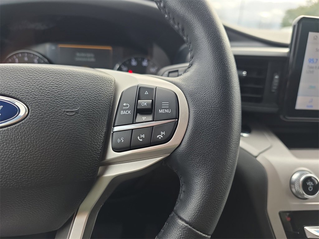 Certified 2024 Ford Explorer XLT image 23