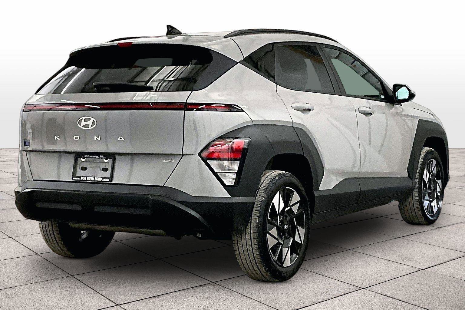 Used 2025 Hyundai Kona SEL image 11