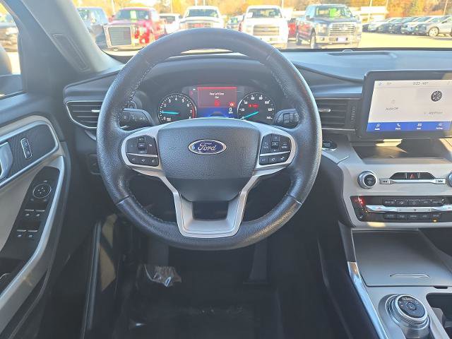 Certified 2022 Ford Explorer XLT w/ Equipment Group 202A image 16