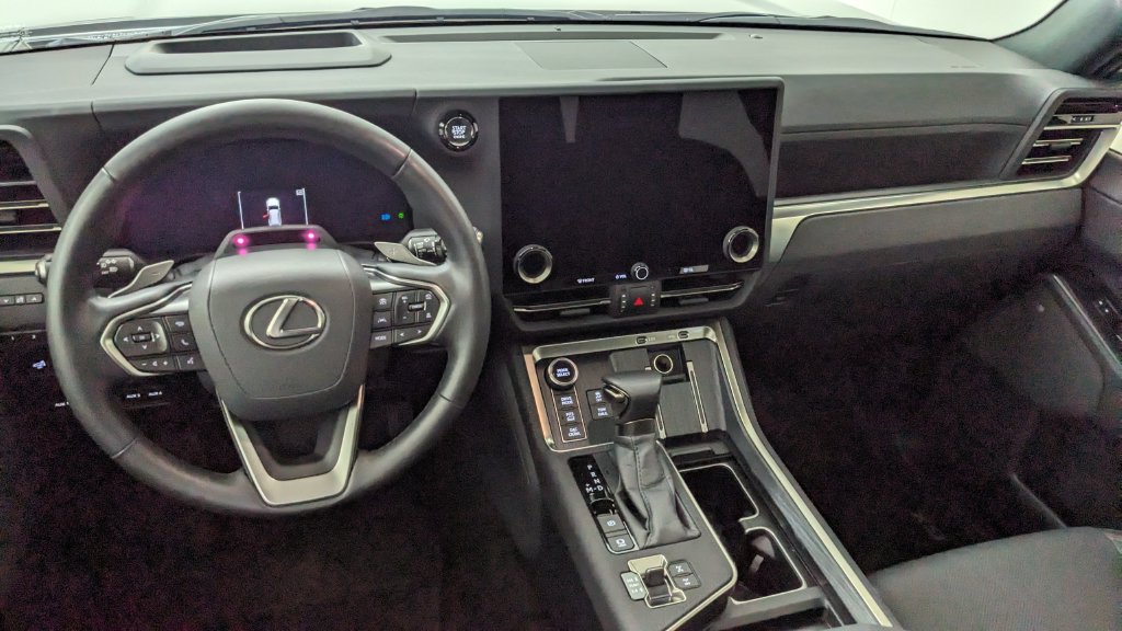Used 2025 Lexus GX 550 AWD/4WD image 4