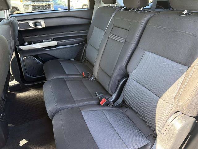 Certified 2024 Ford Explorer XLT RWD image 18