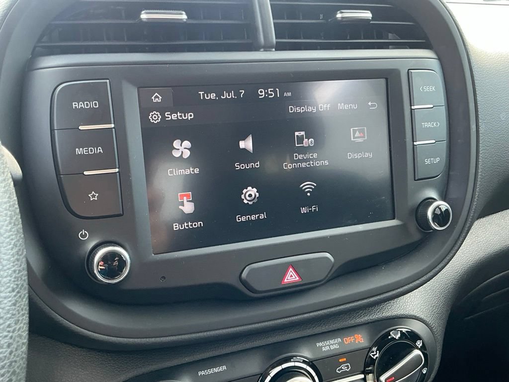 Used 2025 Kia Soul LX w/ LX Technology Package FWD image 36