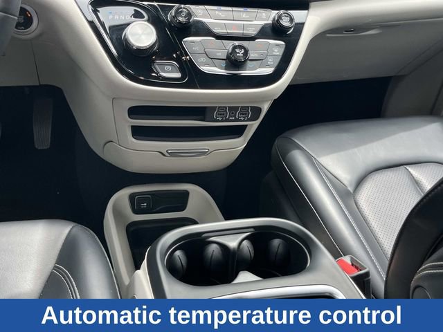 Used 2023 Chrysler Pacifica Touring-L FWD image 20